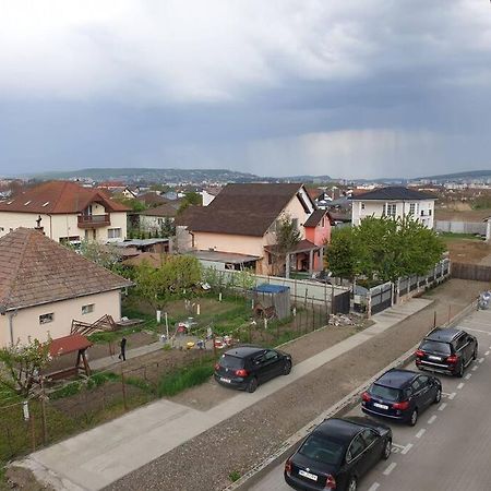 Max Studio Sancraiu de Mures Luaran gambar