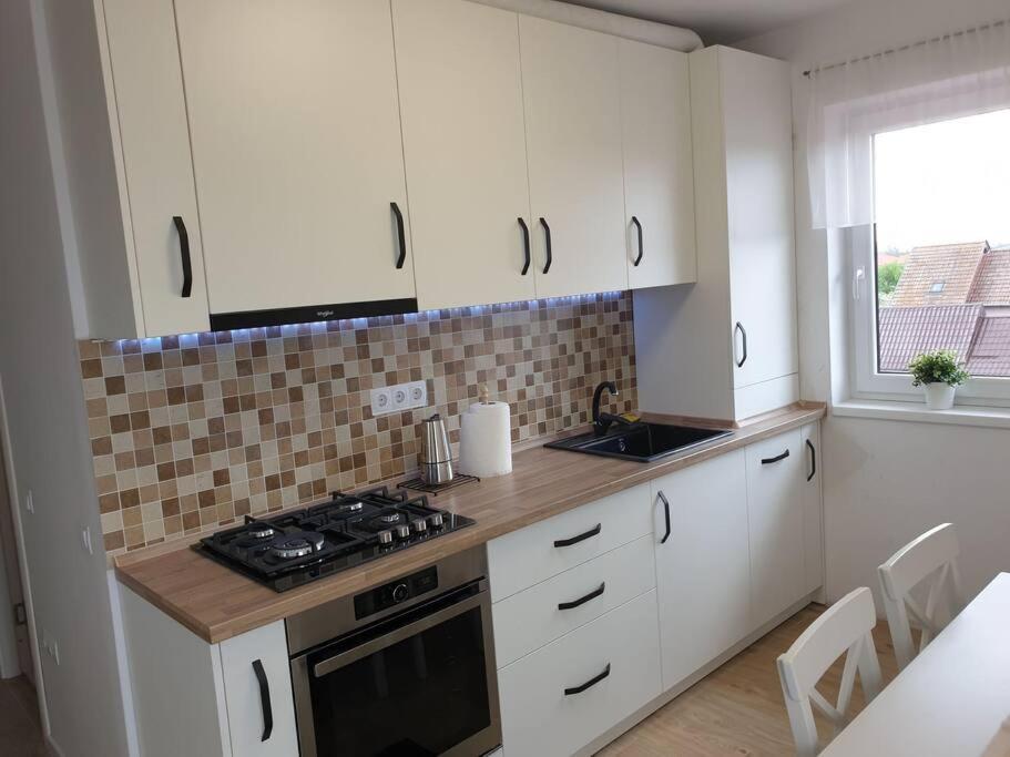 Max Studio Sancraiu de Mures Luaran gambar