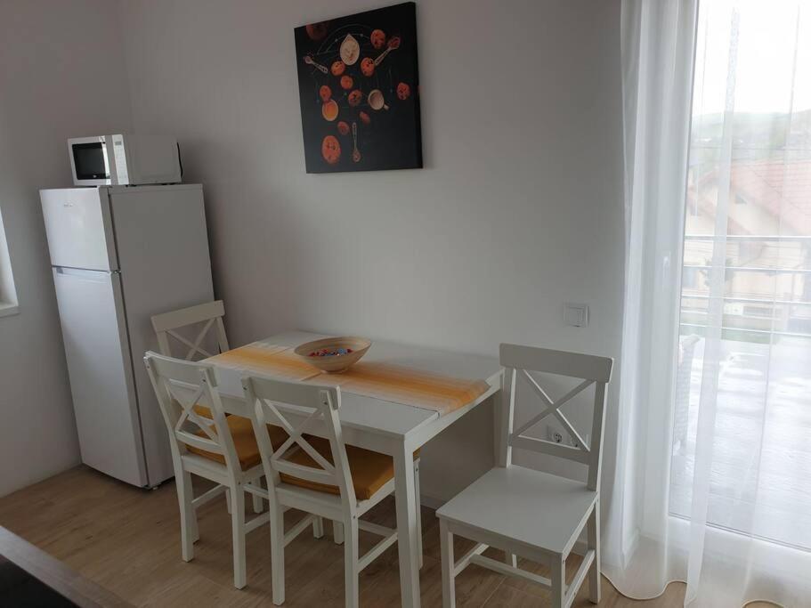 Max Studio Sancraiu de Mures Luaran gambar
