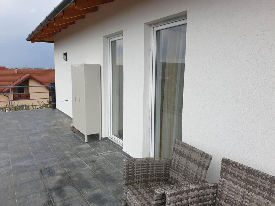 Max Studio Sancraiu de Mures Luaran gambar